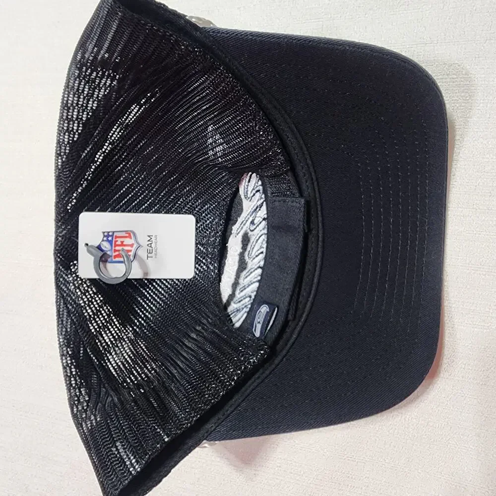 Seattle Seahawks hat By Team apparel - Picture 6 of 7